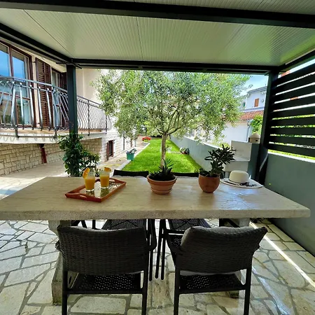 דירה Adri רוביני